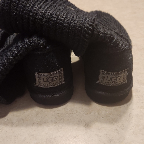 UGG Classic Cardy Knit Boots - Picture 6 of 9